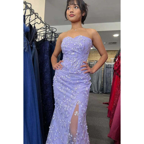 Robe de bal longue sans bretelles, fourreau, avec appliques et perles, avec fente