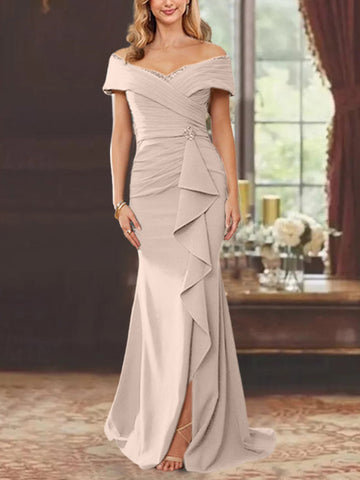 Vestidos de corte recto/columna, sin mangas, con hombros descubiertos y largo hasta el suelo, para la madre de la novia, con volantes. 