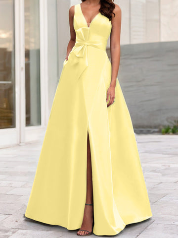 Vestidos de corte princesa/línea A para la madre de la novia, sin mangas, con escote en V y abertura lateral. 