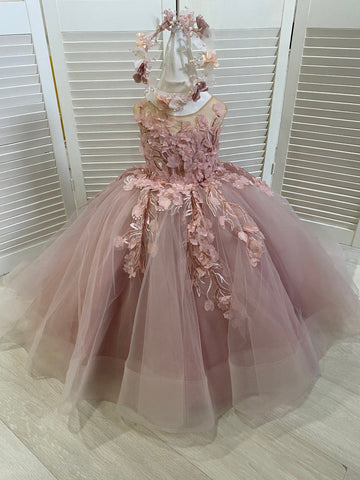 Lovely Sleeveless Ball Gown Flower Girls Dress With Appliques