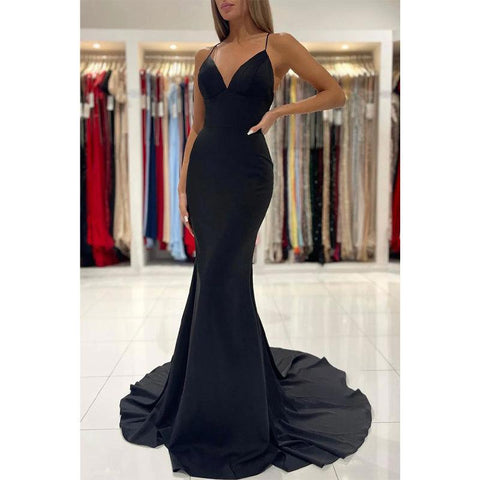 Vestido de fiesta negro largo con tirantes finos