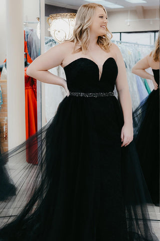 A Line Sweetheart Black Plus Size Prom Dress with Beading