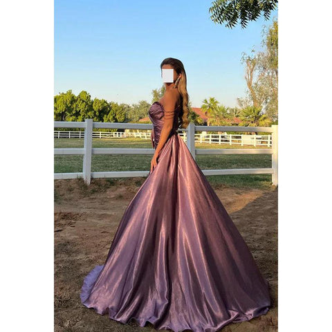 Elegante y lujoso vestido de fiesta formal de sirena fruncido sin mangas y sin tirantes