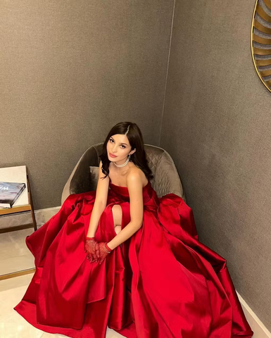 Magnifique robe de soirée rouge bustier fendue, en satin, coupe trapèze, modèle Y8170