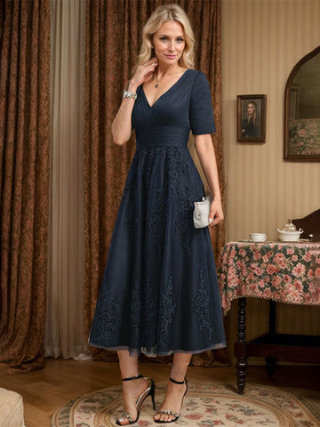 Vestido de tul y encaje para la madre de la novia, corte en A, escote en V, largo hasta la rodilla, con pliegues