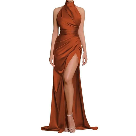 Robe de bal longue à décolleté haut et fente haute