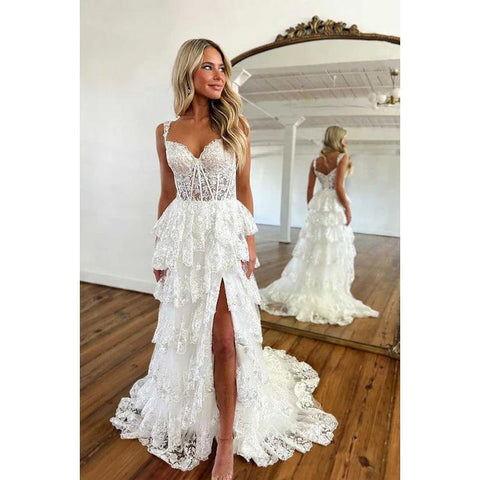 Vestido de fiesta largo de corte A con apliques de encaje y escote en forma de corazón y abertura