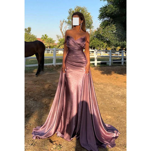 Elegante y lujoso vestido de fiesta formal de sirena fruncido sin mangas y sin tirantes