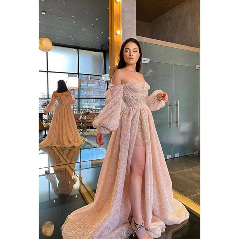 Vestido de fiesta de corte A con escote en forma de corazón, mangas largas y hombros descubiertos con abertura