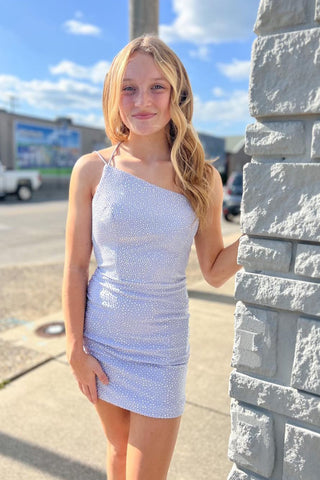 Robe de bal courte asymétrique à paillettes et perles