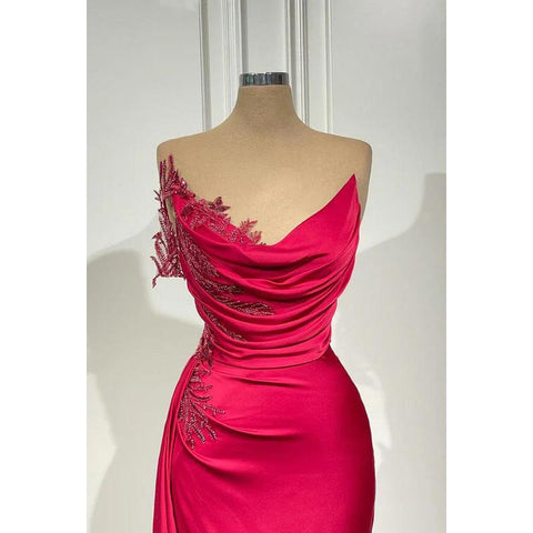 Robe de bal fourreau froncée sans manches à col en V et broderie florale