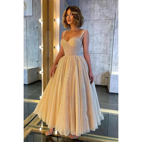 Vestido de fiesta vintage con escote corazón y tirantes finos y purpurina