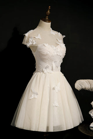 Robes de bal en tulle champagne à lacets et appliques papillon