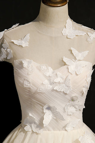 Robes de bal en tulle champagne à lacets et appliques papillon