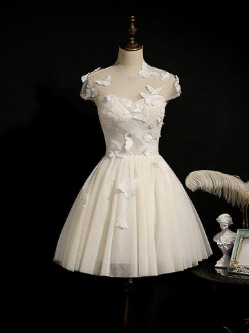 Robes de bal en tulle champagne à lacets et appliques papillon