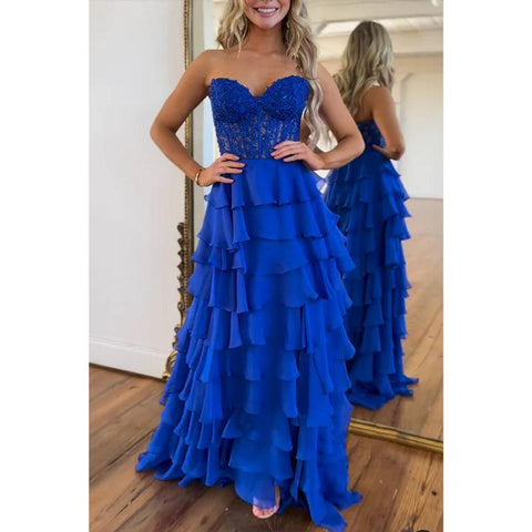 Vestido de noche de fiesta con escote en forma de A, sin tirantes y apliques en capas 
