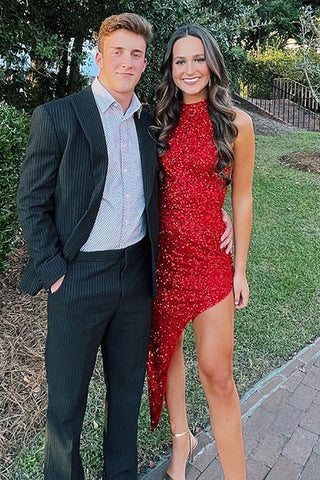 Robe fourreau asymétrique à sequins rouges et col montant pour le bal de promo