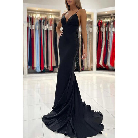 Vestido de fiesta negro largo con tirantes finos