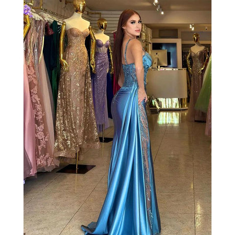 Robe de bal longue fourreau en satin à paillettes et dentelle froncée 