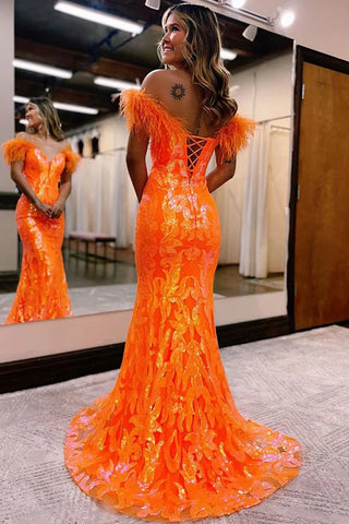 Robe de bal longue orange sirène à épaules dénudées et plumes