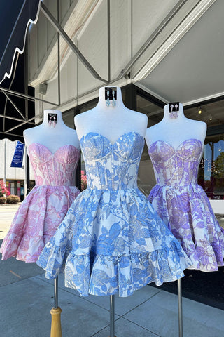 Vestido corto de fiesta sin tirantes, con estampado floral, corte en A, corsé y volantes