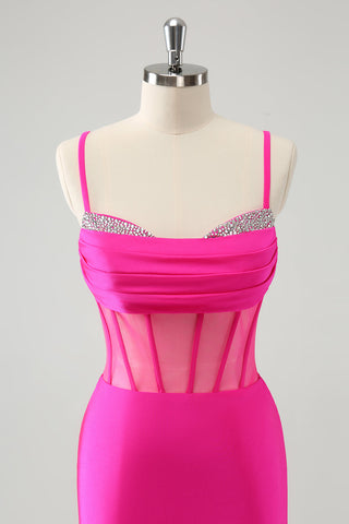 Robe de bal courte fuchsia moulante à corset plissé et perles