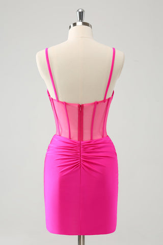 Robe de bal courte fuchsia moulante à corset plissé et perles