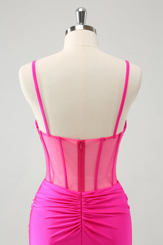 Robe de bal courte fuchsia moulante à corset plissé et perles