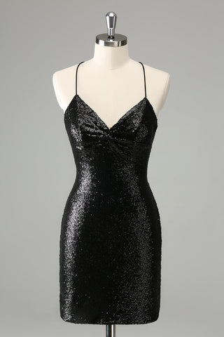Robe courte moulante noire à fines bretelles et sequins, avec laçage au dos, idéale pour un bal de promo.