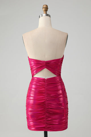 Elegante vestido ajustado fucsia sin tirantes con escote tipo ojo de cerradura y pliegues