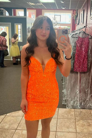Robe courte moulante à sequins et fines bretelles spaghetti pour le bal de promo