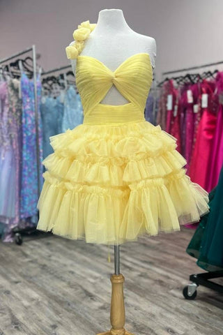 Vestido corto de fiesta de bienvenida con un solo hombro, corte en A, tul y volantes