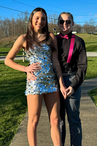 Vestido ajustado de lentejuelas plateadas brillantes sin tirantes para baile de bienvenida