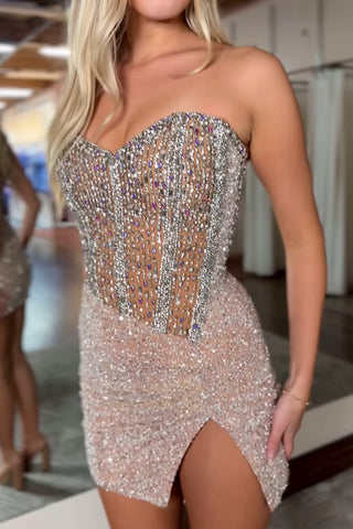 Robe de bal moulante sans bretelles couleur champagne à sequins et corset court orné de perles