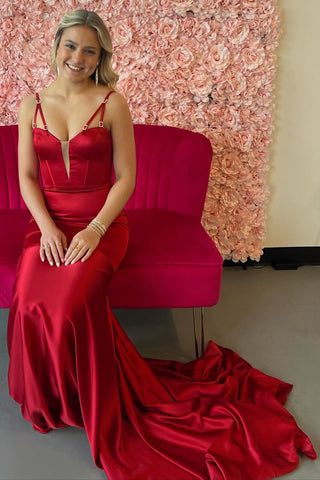 Robe de bal longue sirène en satin bordeaux à fines bretelles spaghetti et corset long