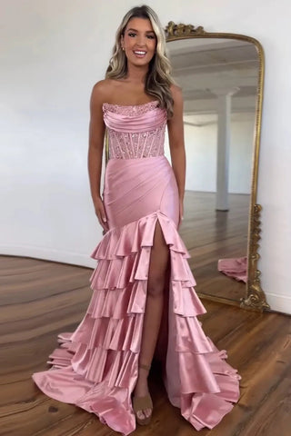 Robe de bal longue sirène bustier en satin rose poudré à volants et sequins