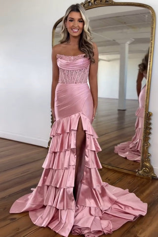 Robe de bal longue sirène bustier en satin rose poudré à volants et sequins