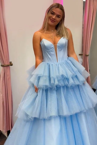 Robe de bal tendance à bustier en tulle, coupe trapèze, corset long à volants