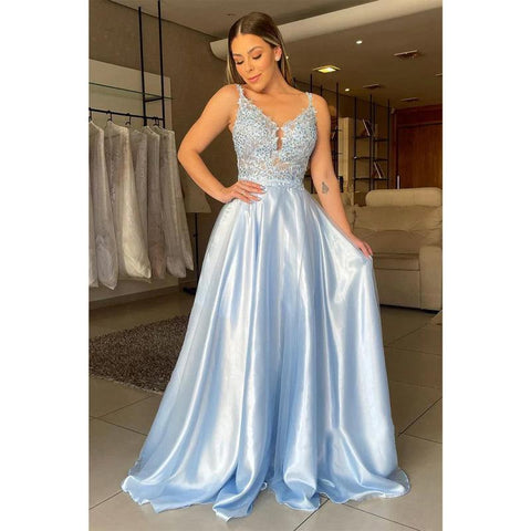 Vestido de noche largo formal con tirantes finos y apliques de encaje 