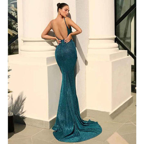 Vestido formal de fiesta brillante con escote sirena y tirantes finos 