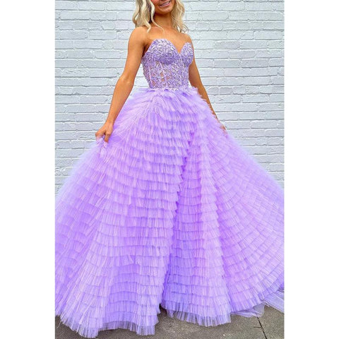 Robe de soirée trapèze en tulle sans bretelles avec appliques et fente latérale 