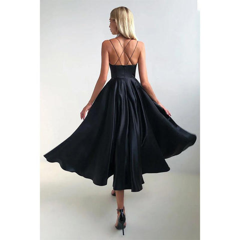 Vestido de fiesta sencillo con escote en V y tirantes finos 