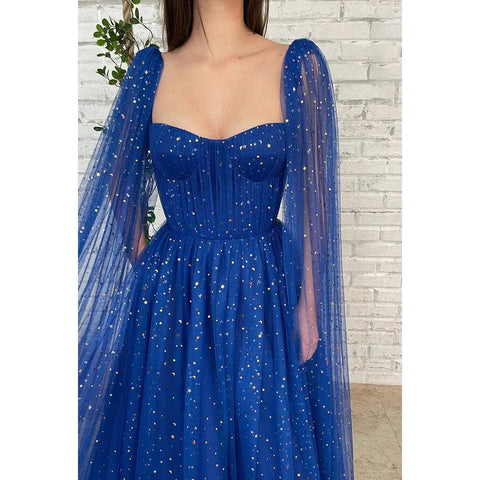 Robe de soirée plissée à paillettes et décolleté en cœur