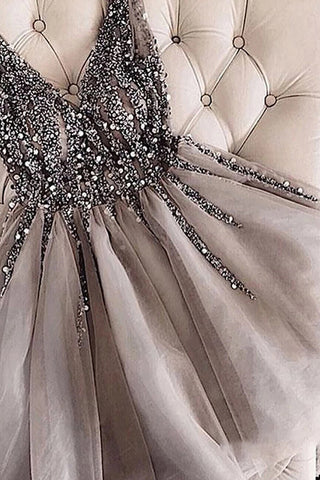 Vestido corto de lentejuelas grises para la fiesta de bienvenida