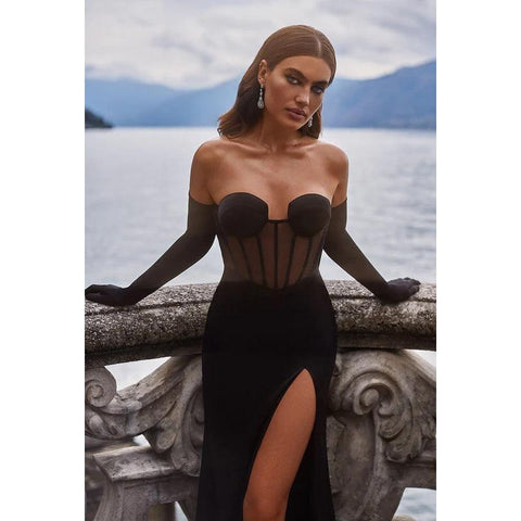 Vestido largo de fiesta formal de satén transparente sin tirantes y escote corazón