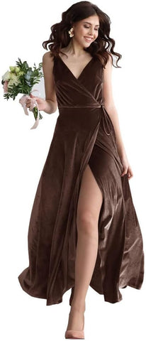Vestido largo de dama de honor de terciopelo con escote en V, ideal para fiestas formales de graduación o eventos formales. Con abertura. 