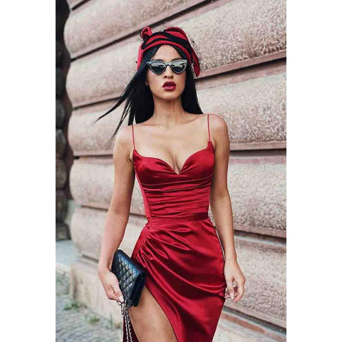 Robe de soirée longue froncée à bretelles spaghetti et fente 