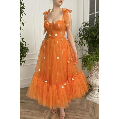 Vestido de fiesta largo de corte A con tirantes finos, escote en forma de corazón y apliques con bolsillos 