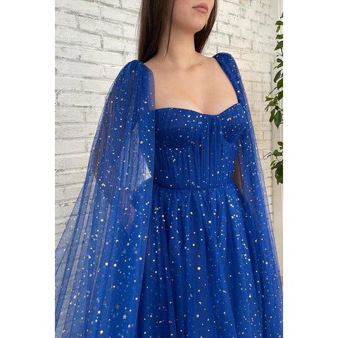 Robe de soirée plissée à paillettes et décolleté en cœur