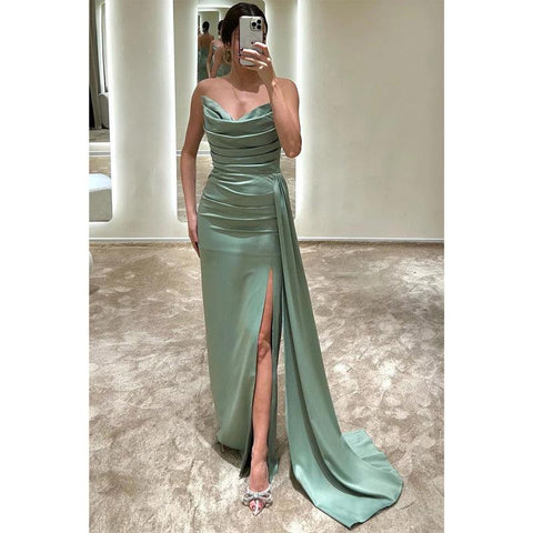 Vestidos de noche formales largos de satén con pliegues y sin tirantes, corte tubo/columna 